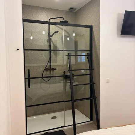 Le Des Platanes 別荘 スパ